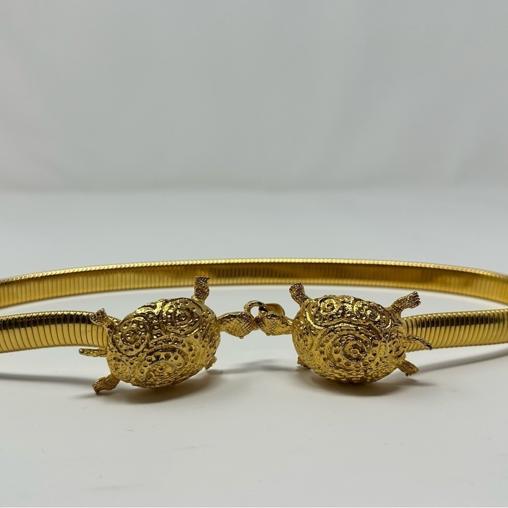 Beautiful Vintage Mimi Din Gold Turtle Stretchy belt
